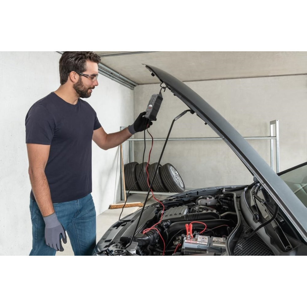 Зарядний пристрій для акумуляторів Bosch C30 6/12V 3.8A (0189911030)
